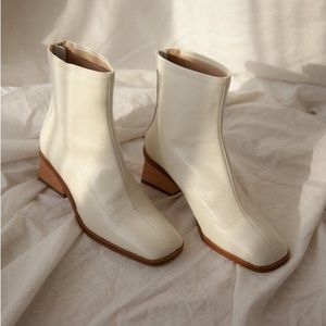 Paloma Wool White Saturno Boots